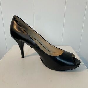 Nine West Black Leather Peep-Toe Heels Size 8
